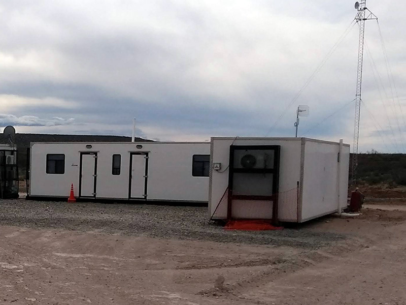 Camionetas y trailers en base Codelco